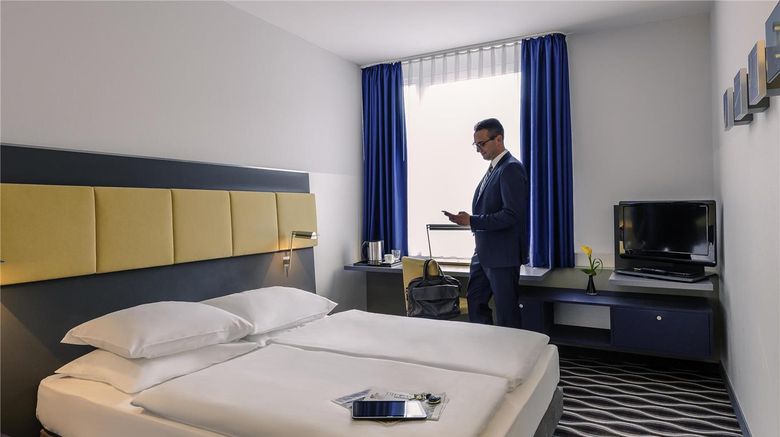 <b>Mercure Eschborn Franfurt Helfmann-Park Room</b>. Images powered by <a href="https://iceportal.shijigroup.com/" title="IcePortal" target="_blank">IcePortal</a>.