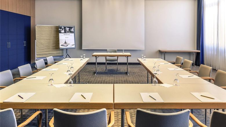 <b>Mercure Eschborn Franfurt Helfmann-Park Meeting</b>. Images powered by <a href="https://iceportal.shijigroup.com/" title="IcePortal" target="_blank">IcePortal</a>.