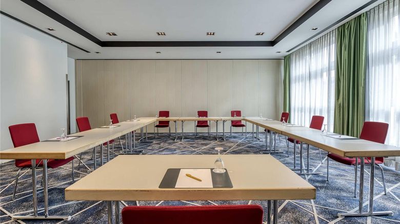 <b>Mercure Hotel Frankfurt Neu-Isenburg Meeting</b>. Images powered by <a href="https://iceportal.shijigroup.com/" title="IcePortal" target="_blank">IcePortal</a>.