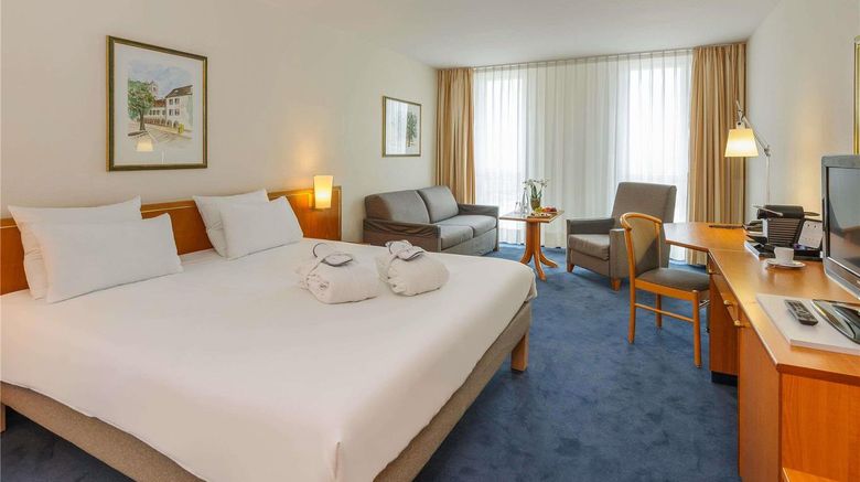 <b>Novotel Freiburg Am Konzerthaus Room</b>. Images powered by <a href="https://iceportal.shijigroup.com/" title="IcePortal" target="_blank">IcePortal</a>.