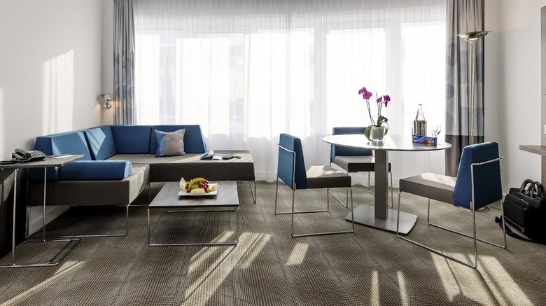 <b>Novotel Hannover Suite</b>. Images powered by <a href="https://iceportal.shijigroup.com/" title="IcePortal" target="_blank">IcePortal</a>.