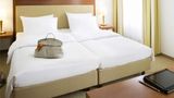 <b>Novotel Hildesheim Room</b>. Images powered by <a href="https://iceportal.shijigroup.com/" title="IcePortal" target="_blank">IcePortal</a>.