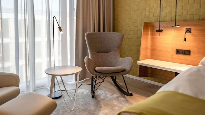 <b>Novotel Karlsruhe City Room</b>. Images powered by <a href="https://iceportal.shijigroup.com/" title="IcePortal" target="_blank">IcePortal</a>.