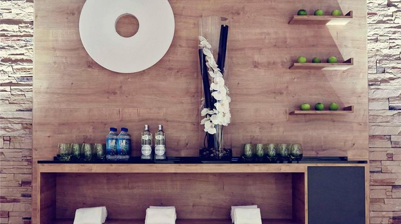 <b>Mercure Tagungs & Landhotel Krefeld Health</b>. Images powered by <a href="https://iceportal.shijigroup.com/" title="IcePortal" target="_blank">IcePortal</a>.