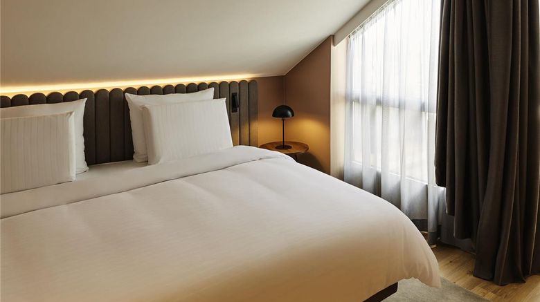 <b>Pullman Stuttgart Fontana Suite</b>. Images powered by <a href="https://iceportal.shijigroup.com/" title="IcePortal" target="_blank">IcePortal</a>.