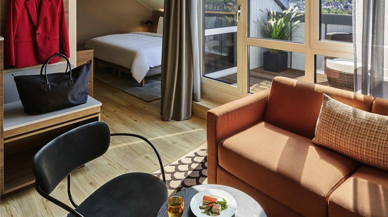 <b>Pullman Stuttgart Fontana Suite</b>. Images powered by <a href="https://iceportal.shijigroup.com/" title="IcePortal" target="_blank">IcePortal</a>.