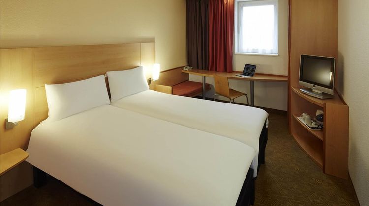 Ibis Reading Centre Room