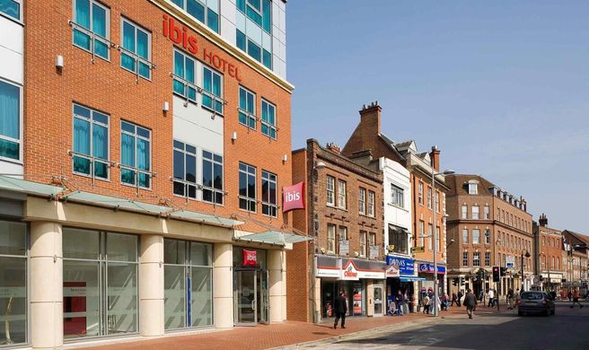 Ibis Reading Centre Exterior