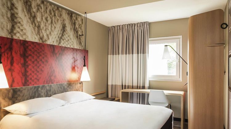 Ibis Reading Centre Room
