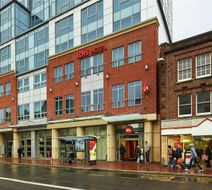 Ibis Reading Centre Exterior