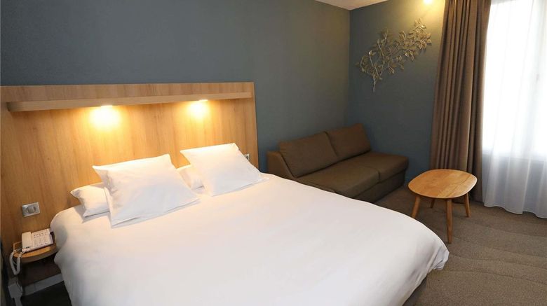 <b>Mercure Abbeville Centre Room</b>. Images powered by <a href="https://iceportal.shijigroup.com/" title="IcePortal" target="_blank">IcePortal</a>.