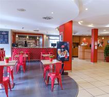 Ibis Madrid Tresaguas Exterior