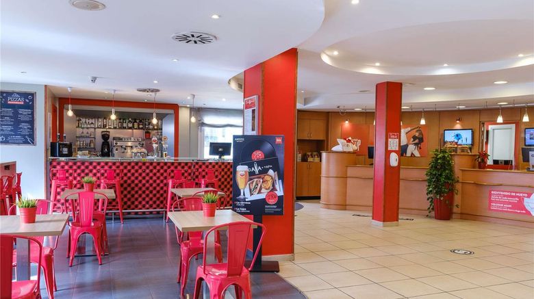 <b>Ibis Madrid Tresaguas Exterior</b>. Images powered by <a href="https://iceportal.shijigroup.com/" title="IcePortal" target="_blank">IcePortal</a>.