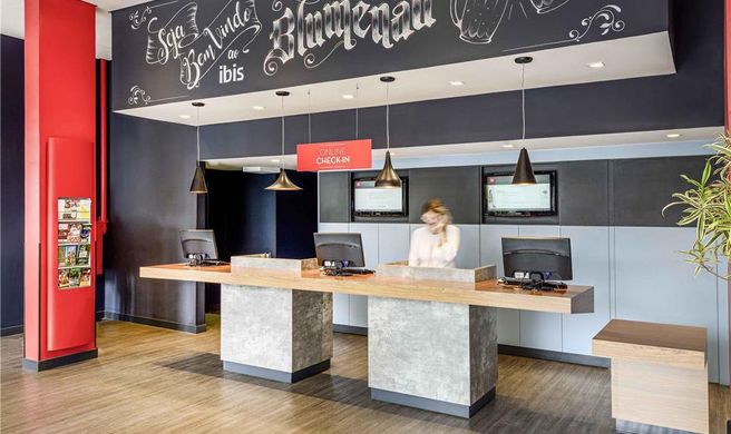 Ibis Blumenau Exterior