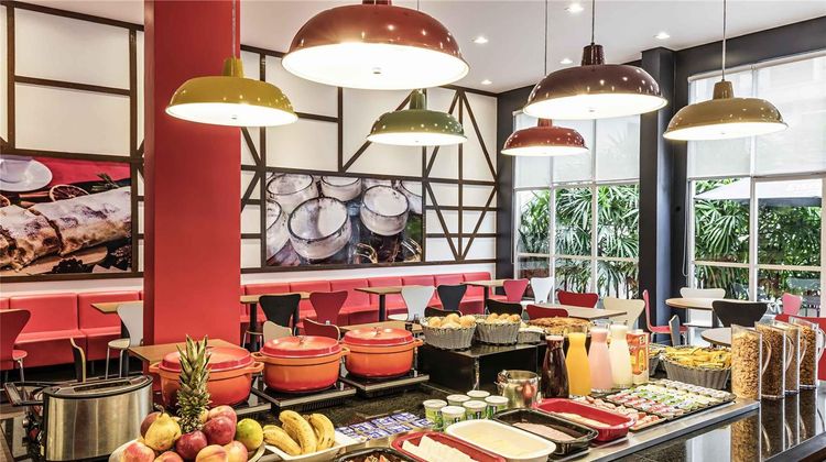 Ibis Blumenau Restaurant