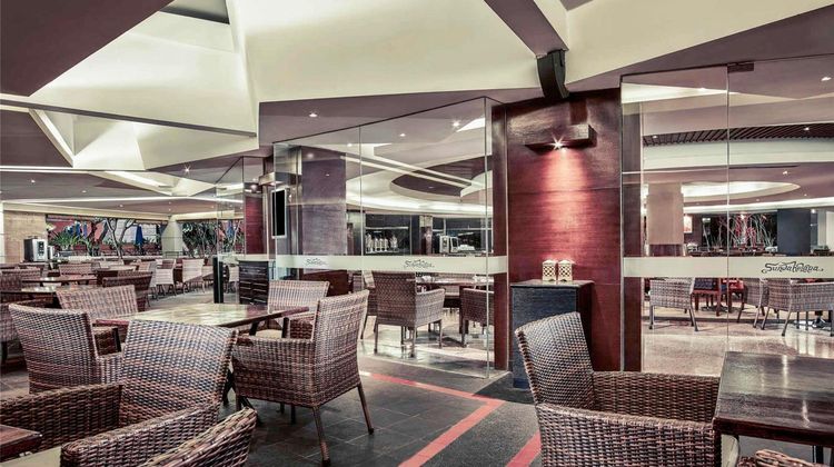 Mercure Convention Centre Ancol Restaurant