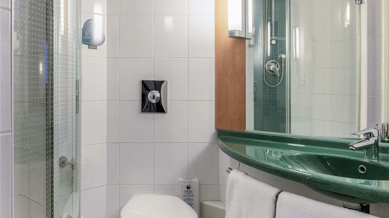 <b>Ibis Praha Old Town Room</b>. Images powered by <a href="https://iceportal.shijigroup.com/" title="IcePortal" target="_blank">IcePortal</a>.