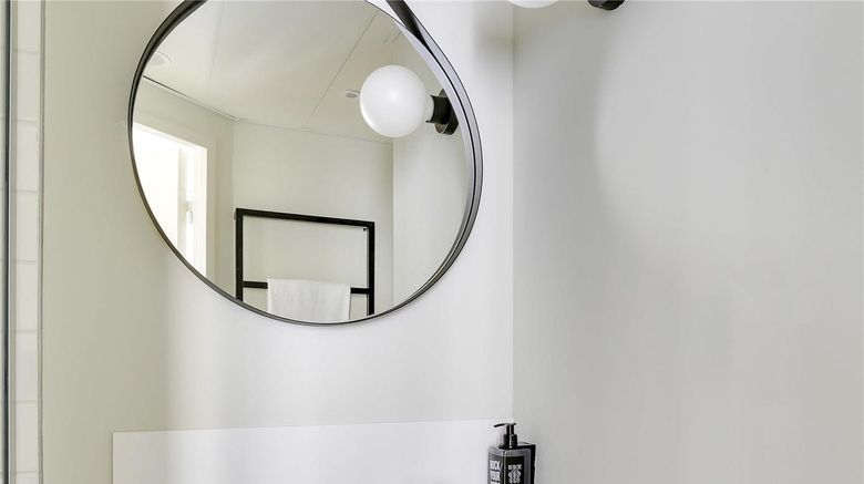 <b>Ibis Levallois Perret Room</b>. Images powered by <a href="https://iceportal.shijigroup.com/" title="IcePortal" target="_blank">IcePortal</a>.