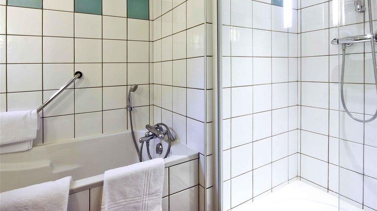 Mercure Luxeuil Les Bains Hexagone Hotel Room