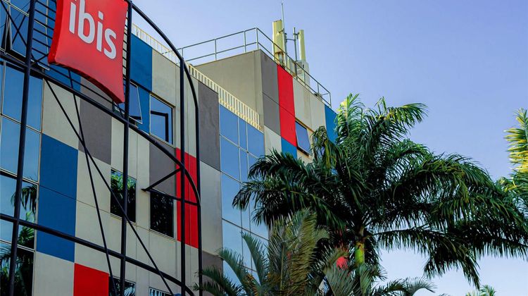 Hotel Ibis Vitoria Serra Exterior