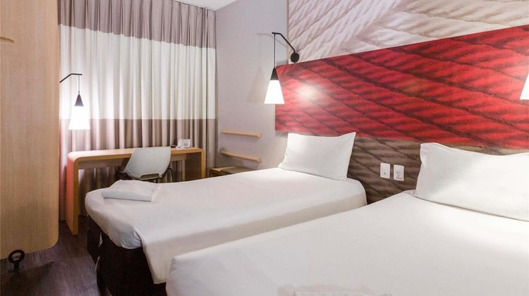 Ibis Santos Room