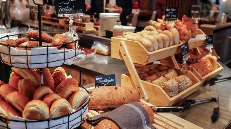 <b>Novotel Luxembourg Centre Restaurant</b>. Images powered by <a href="https://iceportal.shijigroup.com/" title="IcePortal" target="_blank">IcePortal</a>.