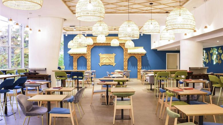<b>Novotel Bucharest City Centre Restaurant</b>. Images powered by <a href="https://iceportal.shijigroup.com/" title="IcePortal" target="_blank">IcePortal</a>.