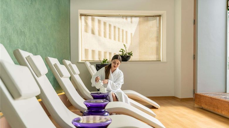 <b>Novotel Bucharest City Centre Spa</b>. Images powered by <a href="https://iceportal.shijigroup.com/" title="IcePortal" target="_blank">IcePortal</a>.