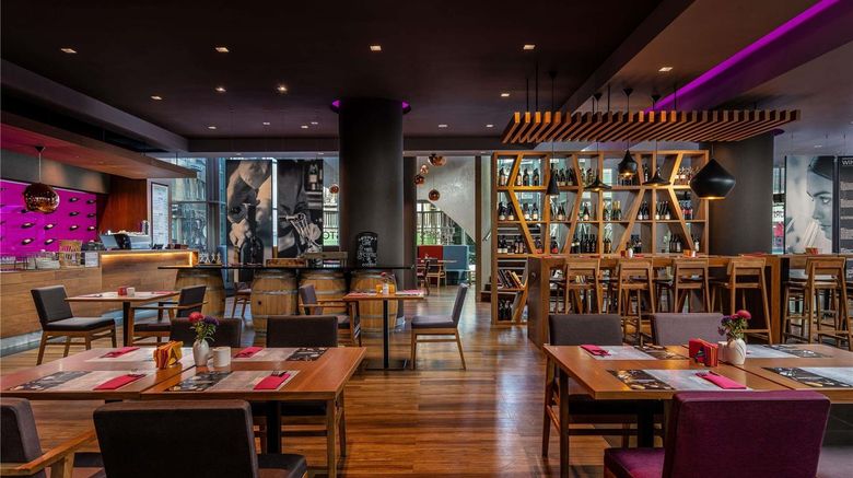 <b>Novotel Bucharest City Centre Restaurant</b>. Images powered by <a href="https://iceportal.shijigroup.com/" title="IcePortal" target="_blank">IcePortal</a>.