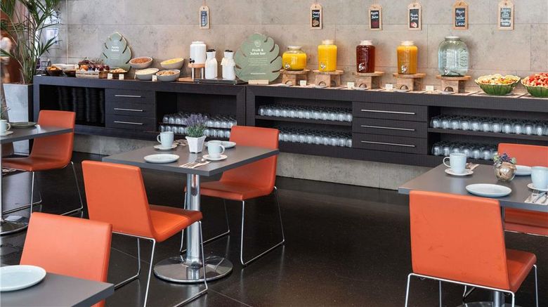 <b>Novotel Barcelona City Restaurant</b>. Images powered by <a href="https://iceportal.shijigroup.com/" title="IcePortal" target="_blank">IcePortal</a>.