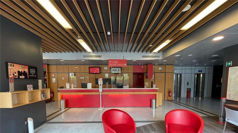 <b>Ibis Roma Fiera Exterior</b>. Images powered by <a href="https://iceportal.shijigroup.com/" title="IcePortal" target="_blank">IcePortal</a>.