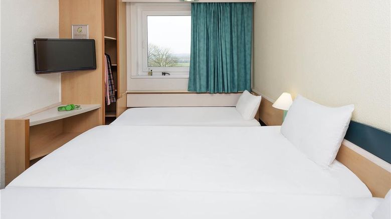 <b>Ibis Luxembourg Sud Room</b>. Images powered by <a href="https://iceportal.shijigroup.com/" title="IcePortal" target="_blank">IcePortal</a>.