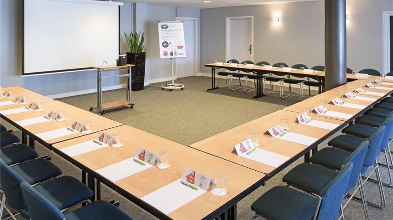 <b>Ibis Luxembourg Sud Meeting</b>. Images powered by <a href="https://iceportal.shijigroup.com/" title="IcePortal" target="_blank">IcePortal</a>.