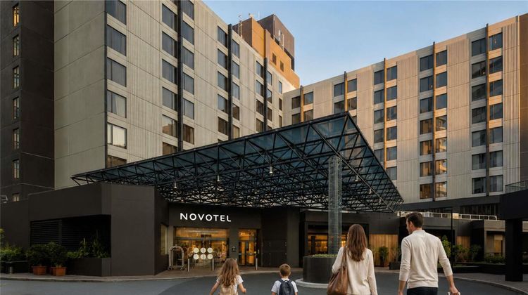 Novotel Sydney International Airport Exterior