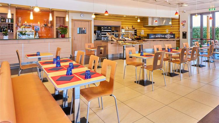 Ibis Como Exterior
