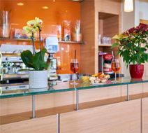 Ibis Como Exterior