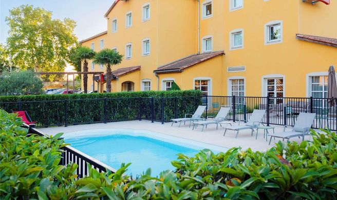 Ibis Manosque Cadarache Exterior