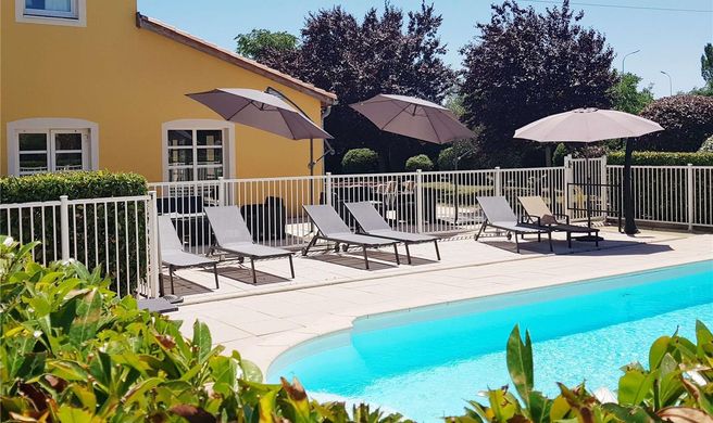 Ibis Manosque Cadarache Exterior