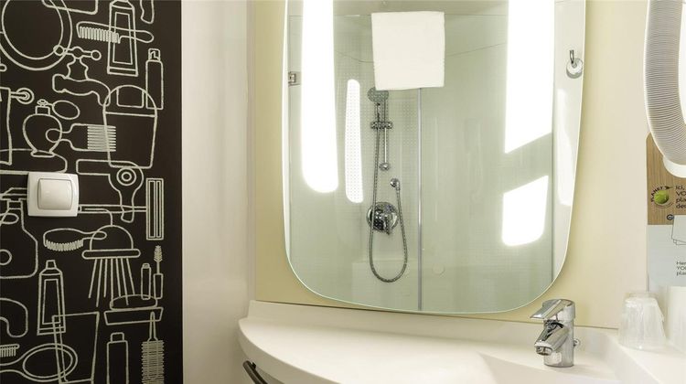 Ibis Mulhouse Bale Aeroport Room