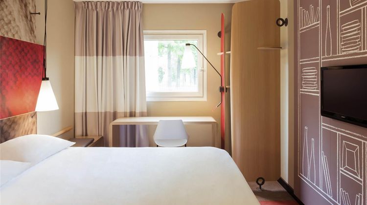 Ibis Mulhouse Bale Aeroport Room