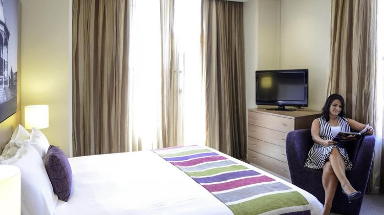 Mercure Grosvenor Hotel Adelaide Room