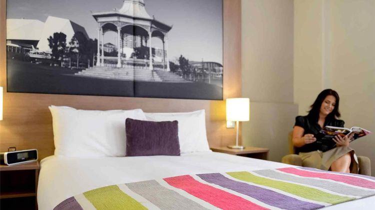 Mercure Grosvenor Hotel Adelaide Room