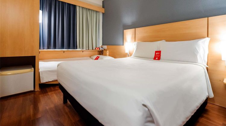 Ibis Joinville Room