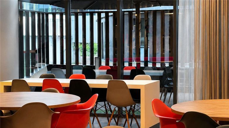 <b>Ibis Dijon Centre Clemenceau Exterior</b>. Images powered by <a href="https://iceportal.shijigroup.com/" title="IcePortal" target="_blank">IcePortal</a>.