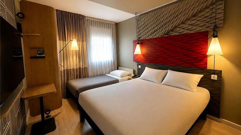 <b>Ibis Dijon Centre Clemenceau Room</b>. Images powered by <a href="https://iceportal.shijigroup.com/" title="IcePortal" target="_blank">IcePortal</a>.