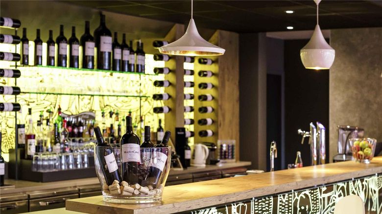 <b>Ibis Honfleur Restaurant</b>. Images powered by <a href="https://iceportal.shijigroup.com/" title="IcePortal" target="_blank">IcePortal</a>.