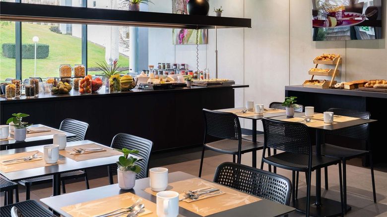 <b>Suite Novotel Geneve Exterior</b>. Images powered by <a href="https://iceportal.shijigroup.com/" title="IcePortal" target="_blank">IcePortal</a>.
