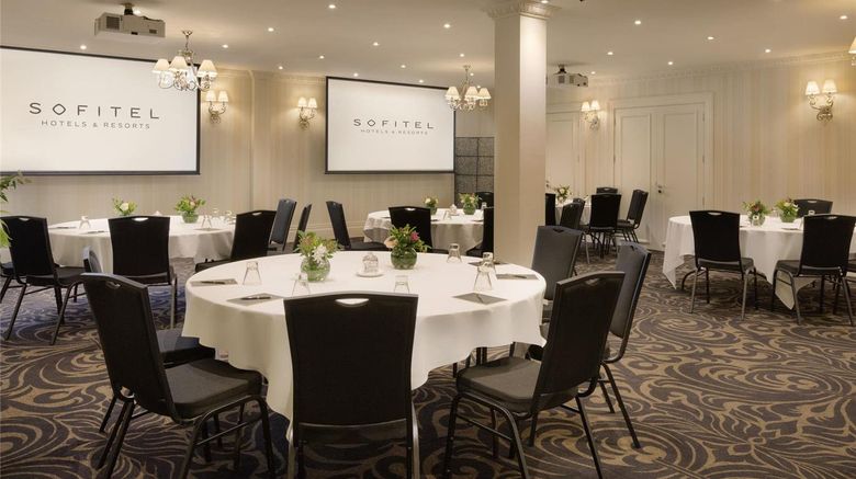 <b>Sofitel Queenstown Hotel & Spa Meeting</b>. Images powered by <a href="https://iceportal.shijigroup.com/" title="IcePortal" target="_blank">IcePortal</a>.