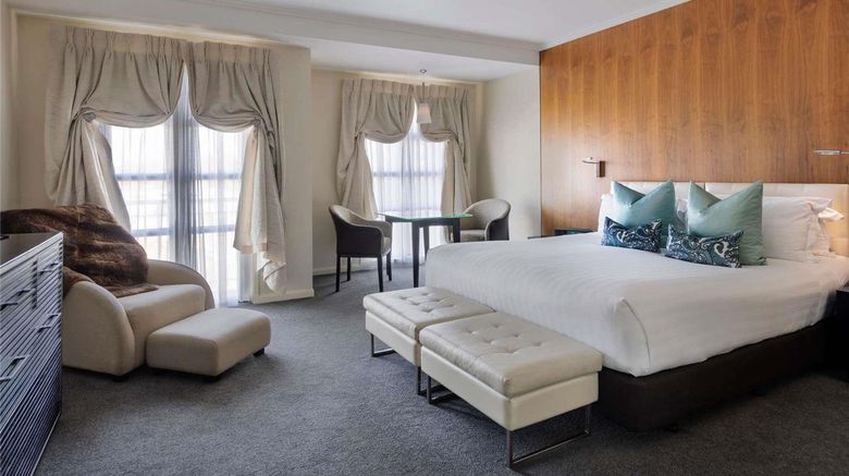 <b>Sofitel Queenstown Hotel & Spa Room</b>. Images powered by <a href="https://iceportal.shijigroup.com/" title="IcePortal" target="_blank">IcePortal</a>.
