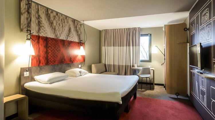 Ibis Rouen Champ de Mars Room